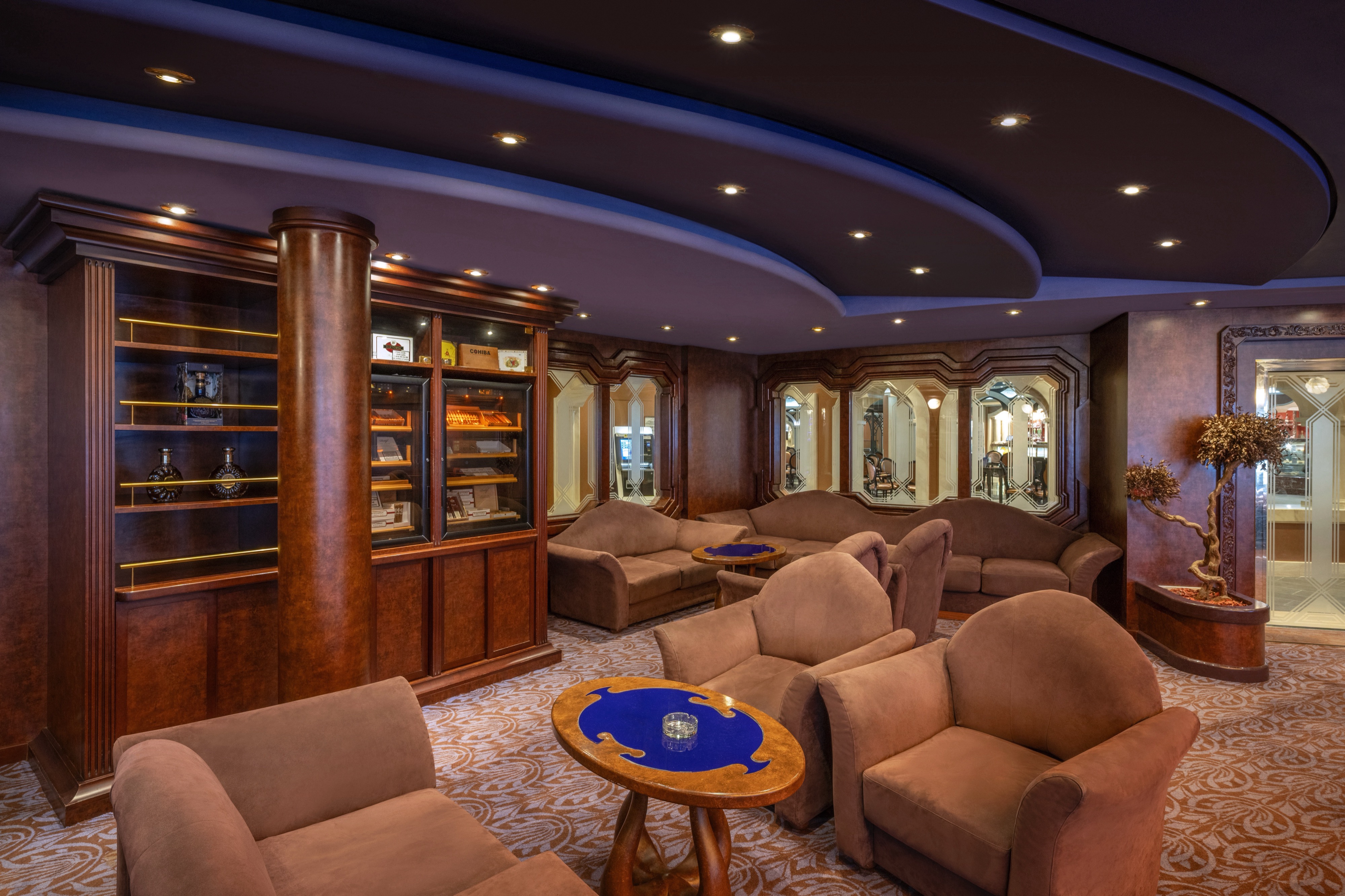 MSC Divina - The Cigar Lounge